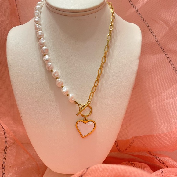 Jewelry - Gold and White Heart Pendant Necklace